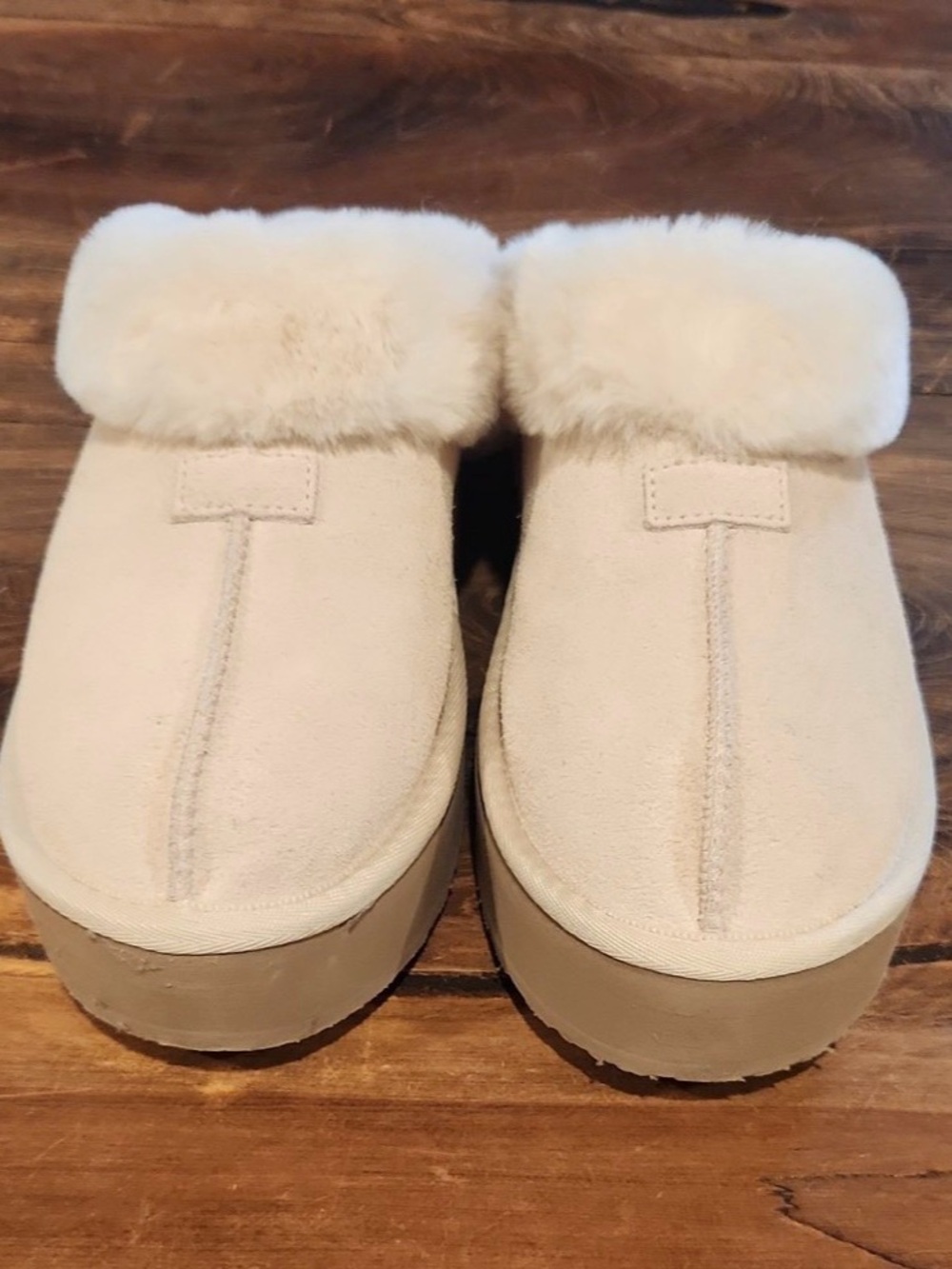 Women's Cream Faux-Fur Suede Slip-On Clog Slippers Size 7 NWOT